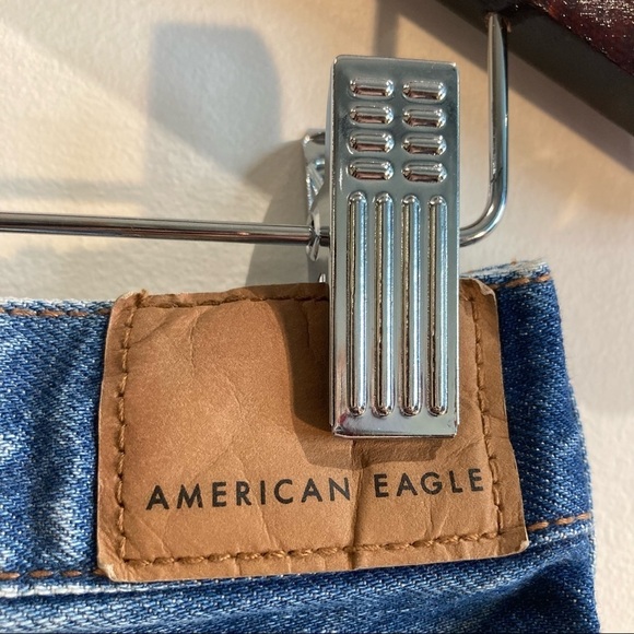 AMERICAN EAGLE Sz 4 Relaxed Mom High Rise Classic Medium Wash  Jeans NWT - Picture 6 of 11